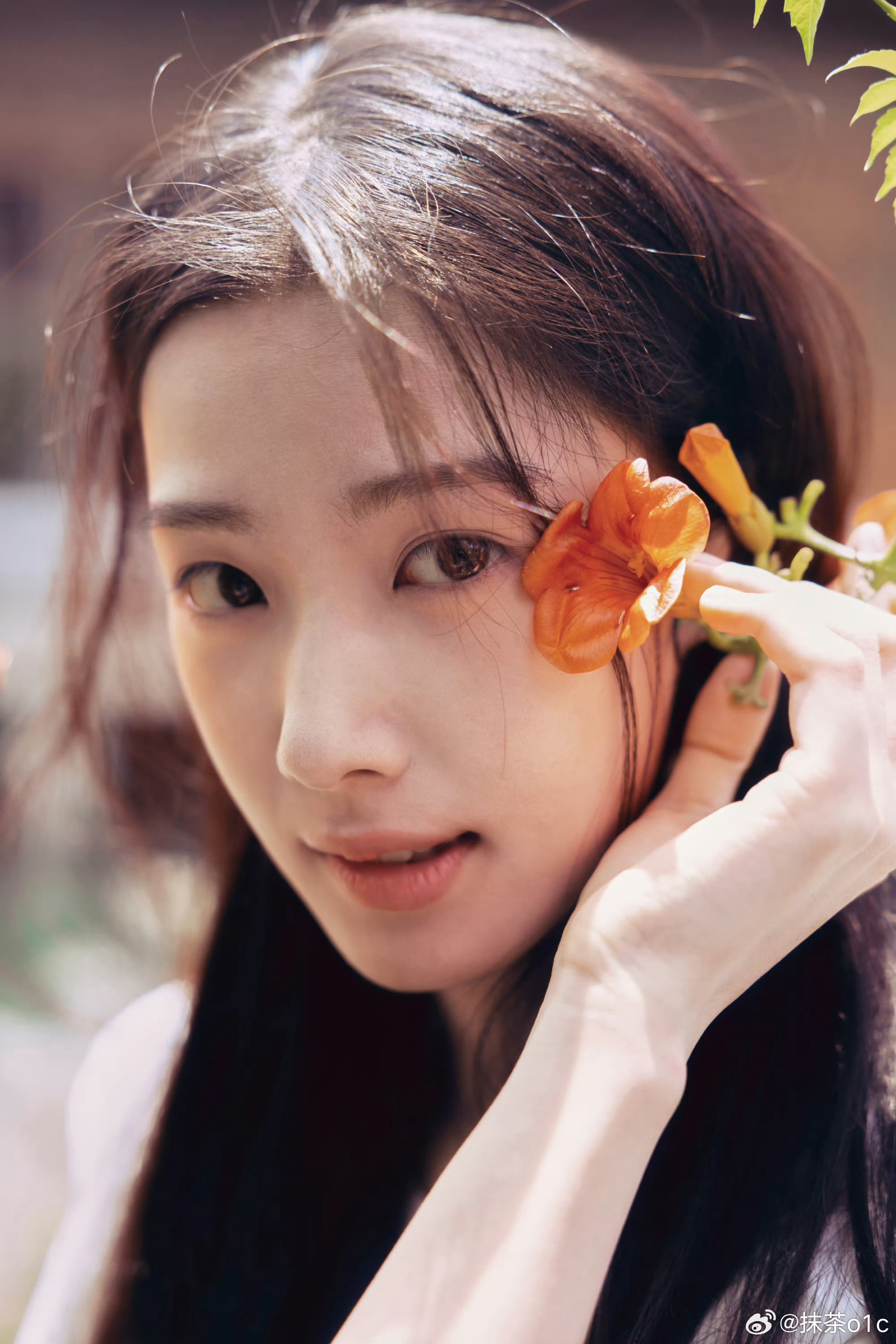 卢昱晓  lyx卢昱晓 lyx卢昱晓南衣 你一抬眼，似华山烟雨间，剑气点过我眉心