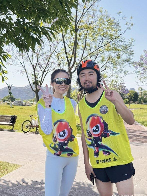 #蛇哥退出老头杯#不是作秀哦~主持余霜晒照：顶着30℃太阳狂骑自行车3小时！#2
