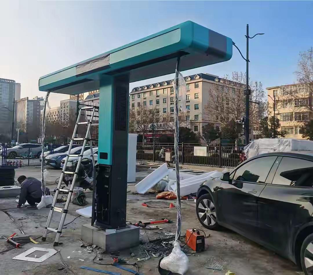 比亚迪在各地开始大规模安装兆瓦闪充，这也是比亚迪的充电基础设施建设从规划阶段过渡