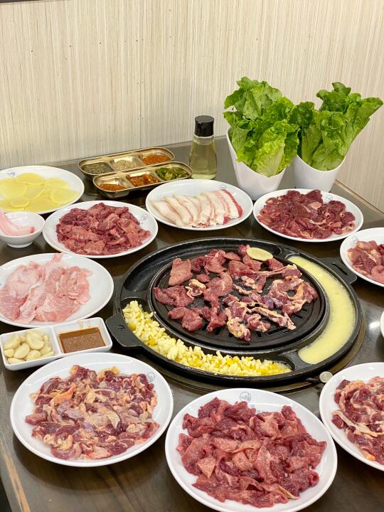 什么鬼。。。大学城5️⃣9️⃣就能吃新鲜牛肉自助