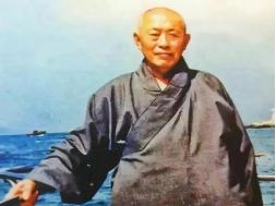 1944年，日军进攻桂林杀戮百姓。巨赞法师举起屠刀，手刃了130多个日本鬼子，他