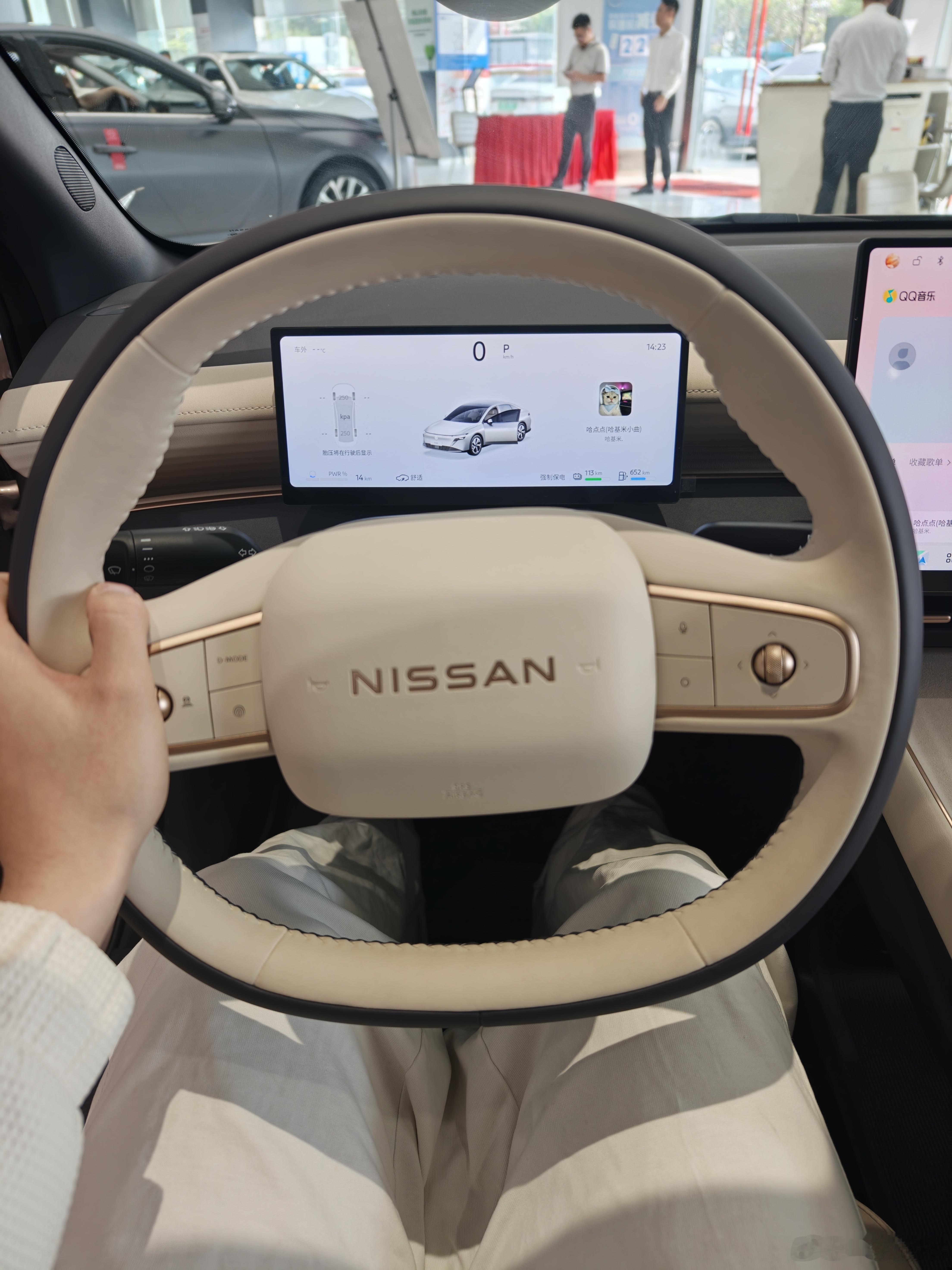 n6这个方向盘应该是这几年最好看的日产方向盘了吧 