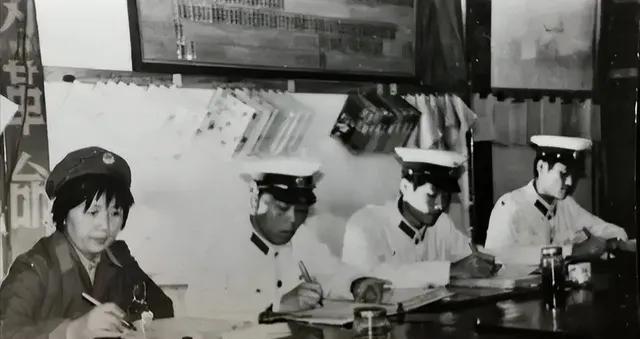 1979年5月7号下午6点多，成都人民中路那辆16路公交车突然炸了。当时整个车顶