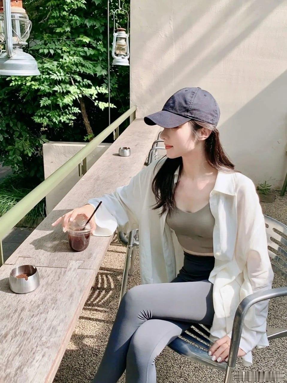 能不能跟这位美女有没有缘分，就看德国了、不要问为什么世界杯
