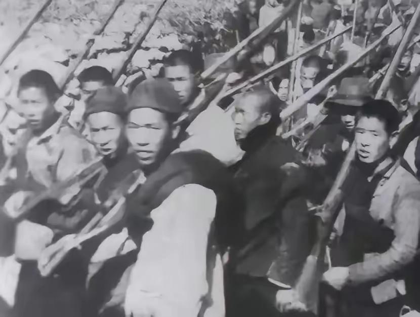 1950年，当琼崖纵队出现在四野官兵面前时，让他们大吃一惊，他们没有想到2万多名