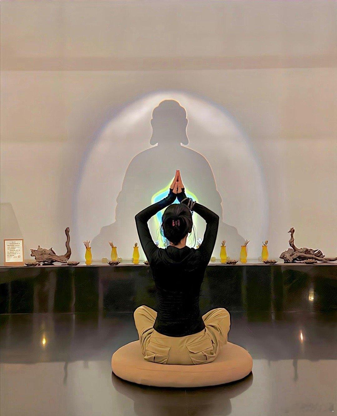 1月28日短线轮动主线（低吸不追涨）一、光伏修复（日内首选）逻辑：板块连调3日，