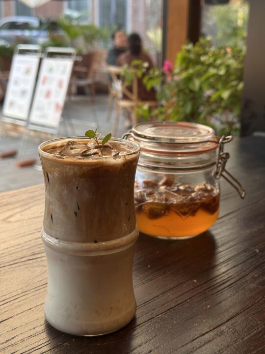 紫苏青梅露特调咖啡