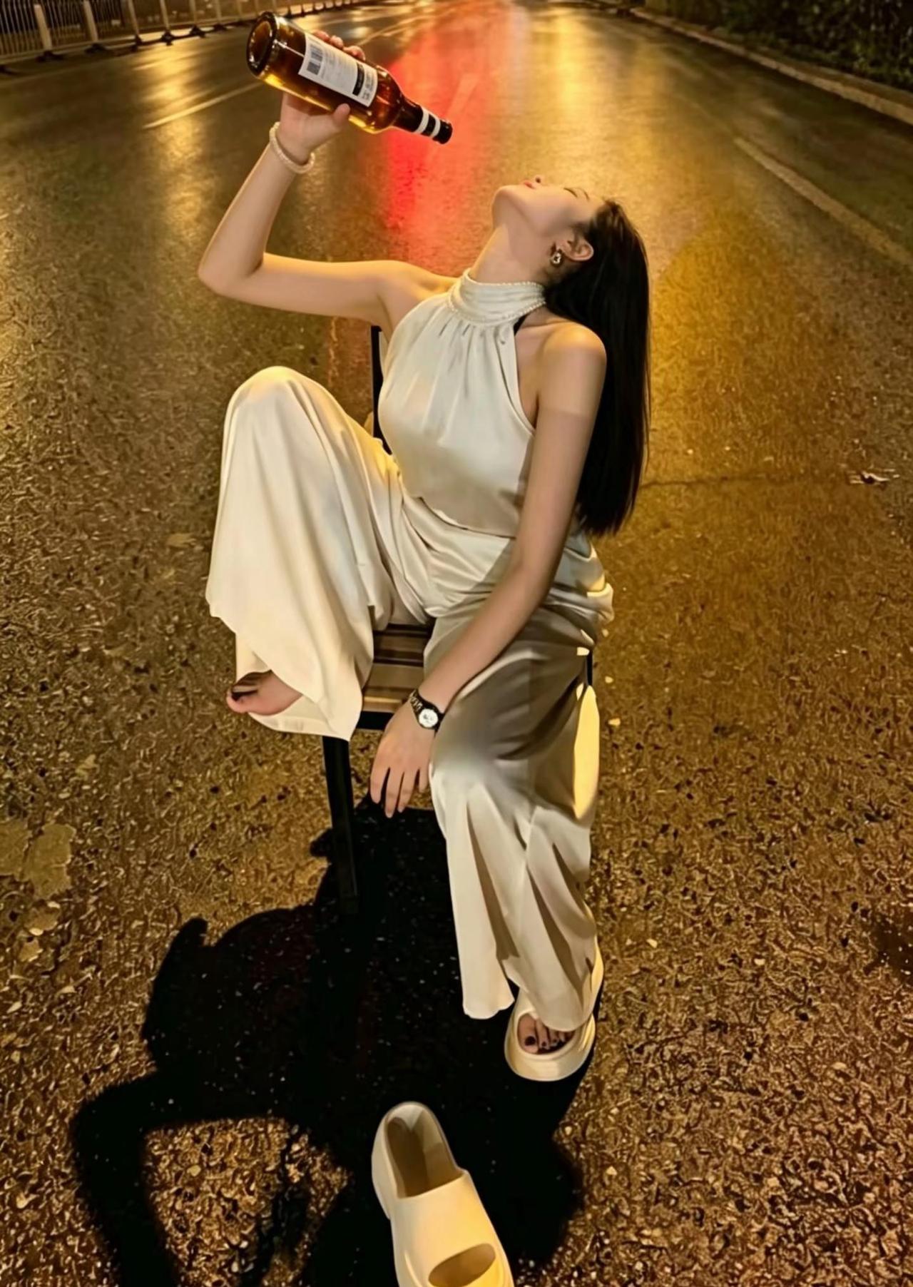 人生经不起晃，转眼又是秋，所以，我们不抱怨，得到了珍惜，失去了释怀，看水也欢，看