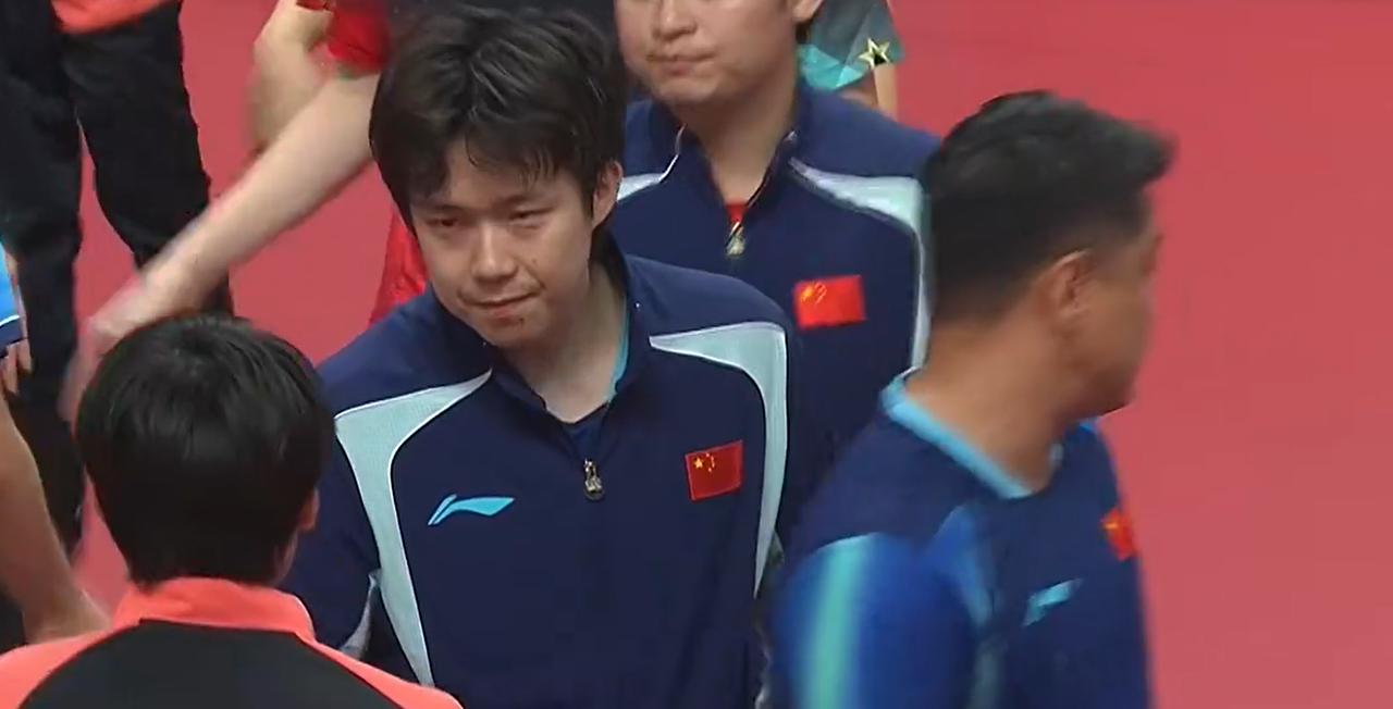 太可惜了，男乒团体赛还是输给日本队。

张本智和一个人拿了两分，分别是3-1赢了