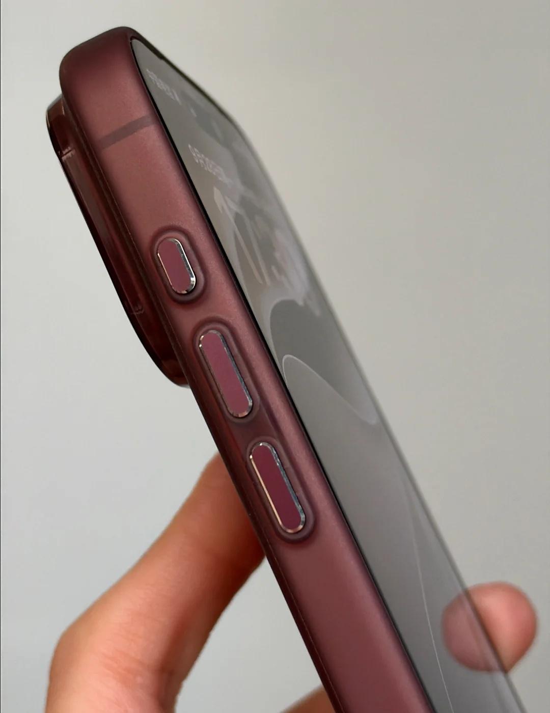 希望我的手机按键和边框能这样配🥹
iPhone18 iPhone18pro手机