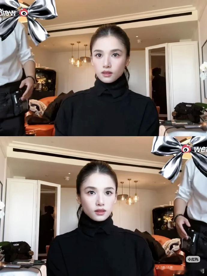 感觉张婧仪从不侧睡张婧仪的脸好对称这居然是镜像版本的张婧仪 ​看完镜像版张婧仪，