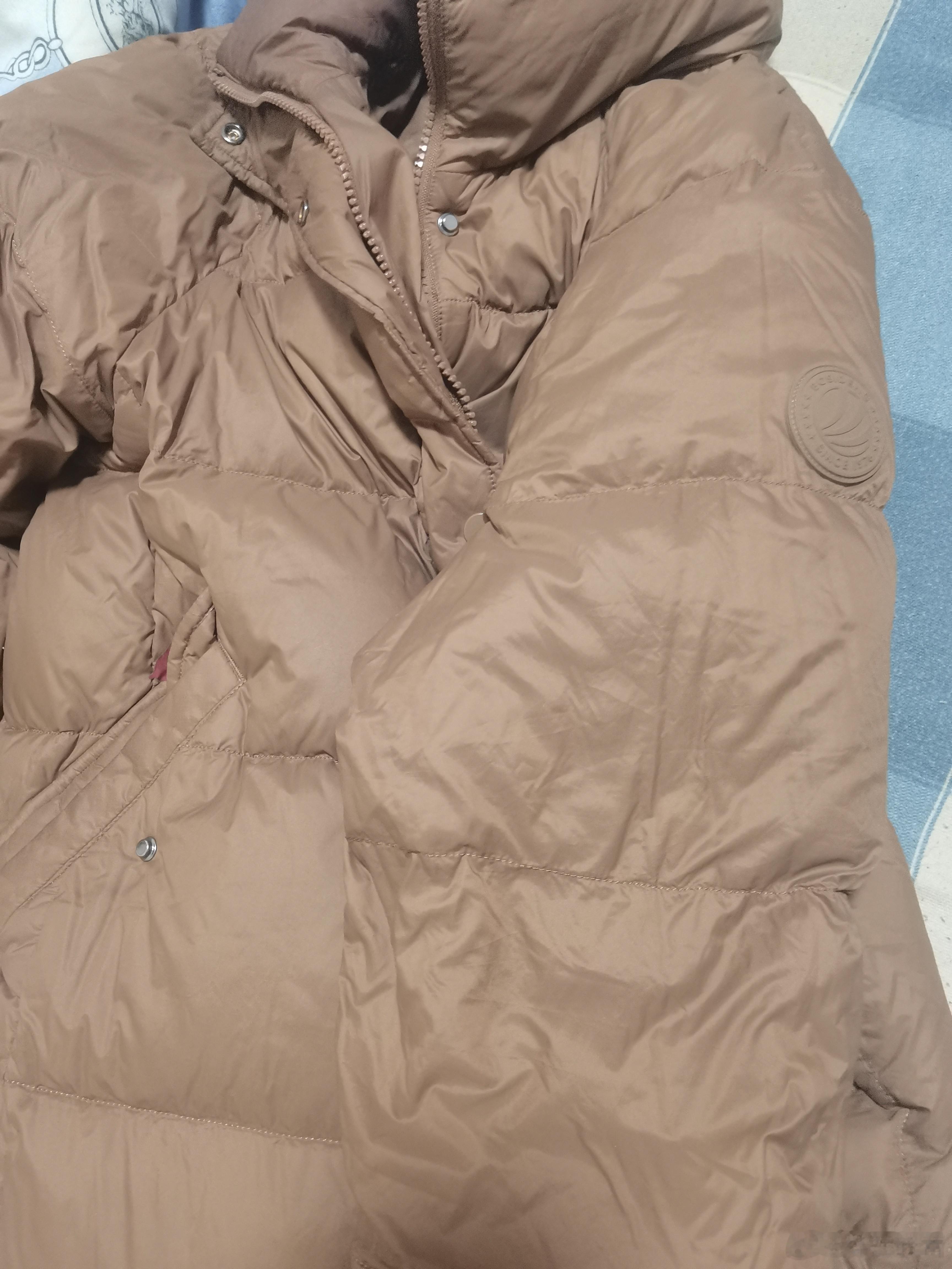 一件羽绒服温暖了三代人新年送家人就选波司登  这件羽绒服是好几年前买的，每年天气