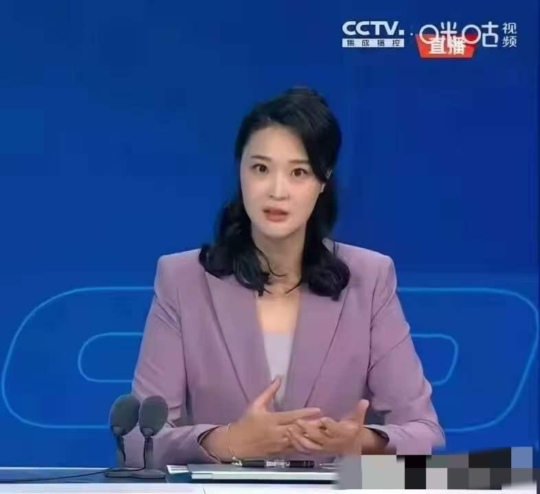 惠若琪这样评价今晚取胜的中国女排，她说：“今天中国队不仅仅是战胜了对手，更是战胜