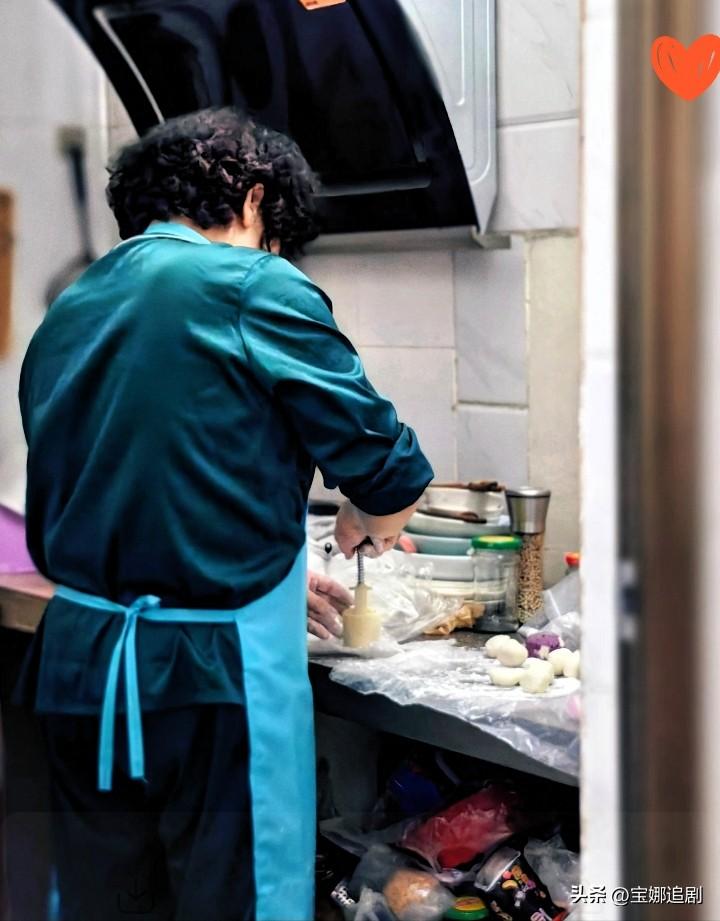 做了十年儿媳，我算是真正活明白了，家里真不能没有婆婆。很多人总想着和婆婆保持距离