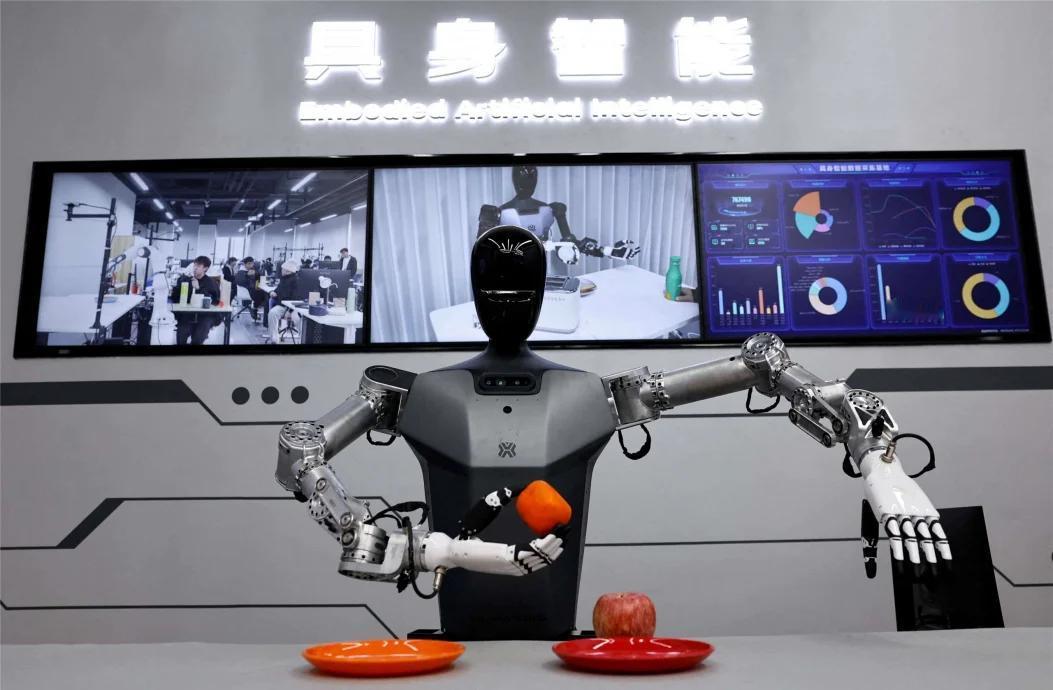 随着中国AI产业快速发展，北京当局试图强化AI相关安全与伦理规范。图为人形机器人