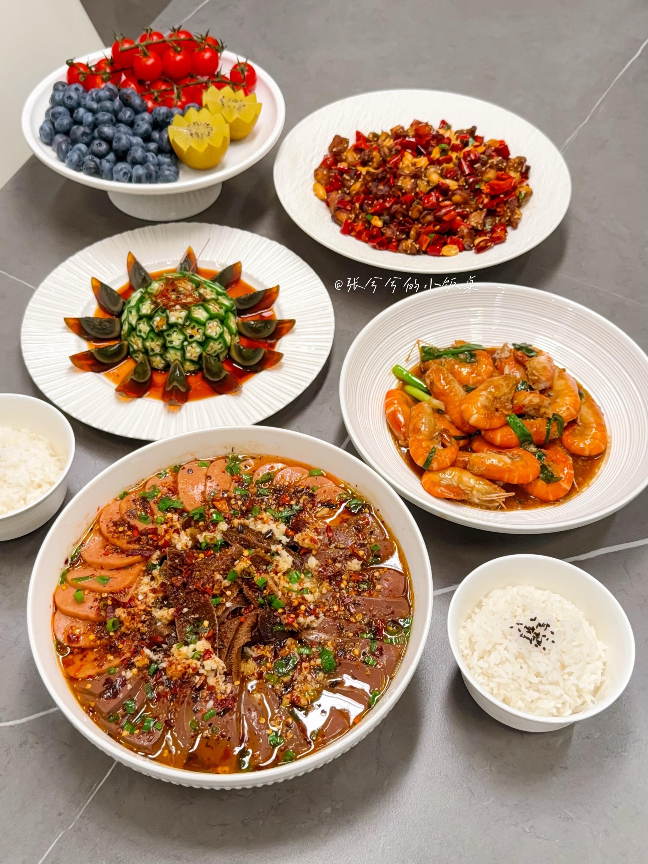 简单好吃的夏日开胃美食。🌈今日美食分享：  ❶【毛血旺】 ❷【蒜蓉罗...