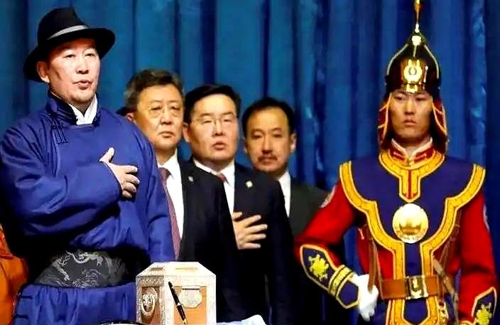 如果国际社会再不采取行动，外蒙古可能真的会陷入危险境地。
 
外蒙古这个国家，说