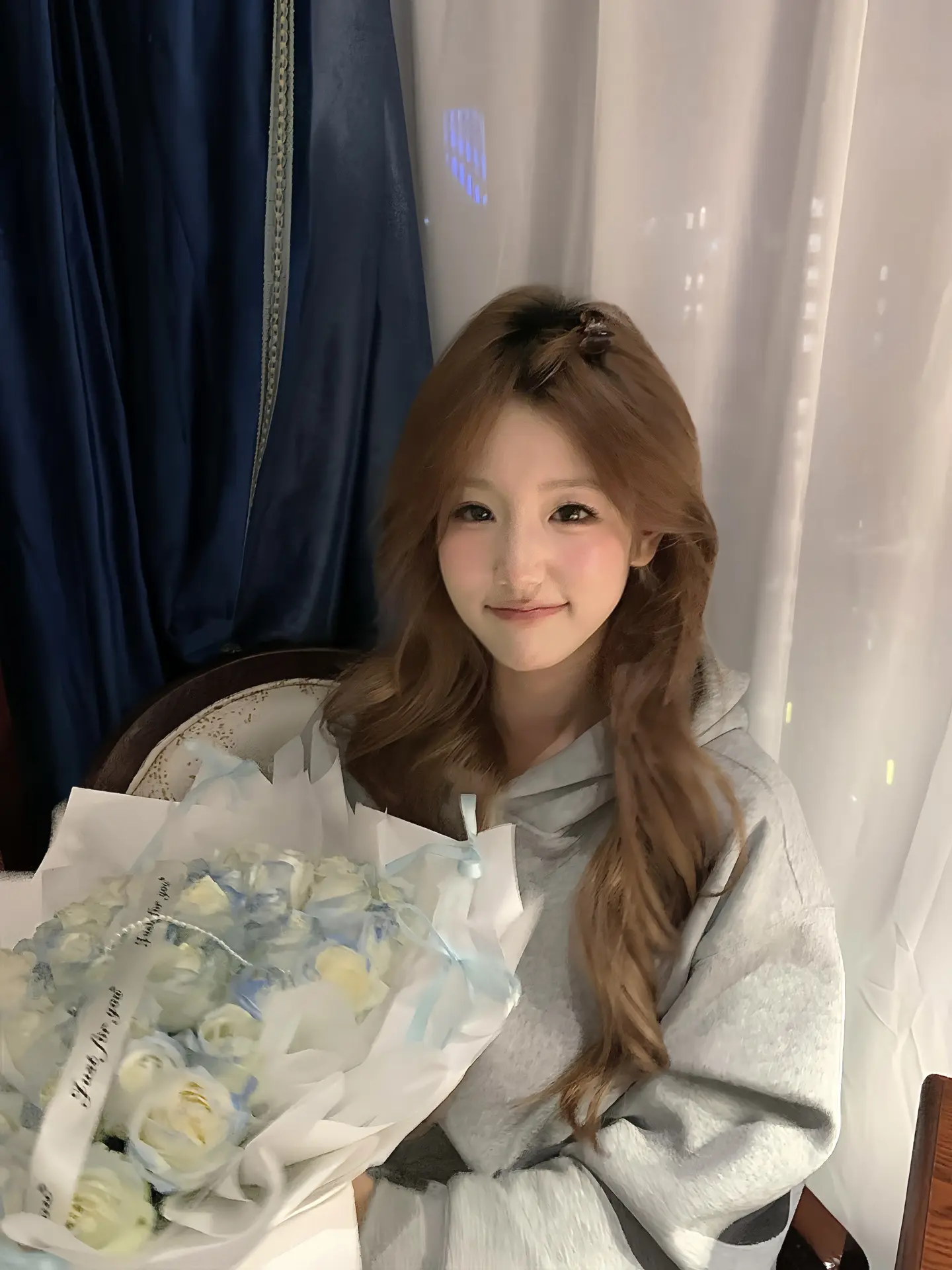 看到你漂亮的眼睛一直笑 也是我幸福的一种跨年