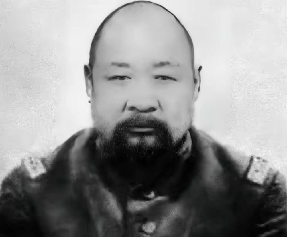 1880年腊月二十八，张怀芝到亲娘舅家去借钱，娘舅瞧不起他，只用一斗黑豆，打发了