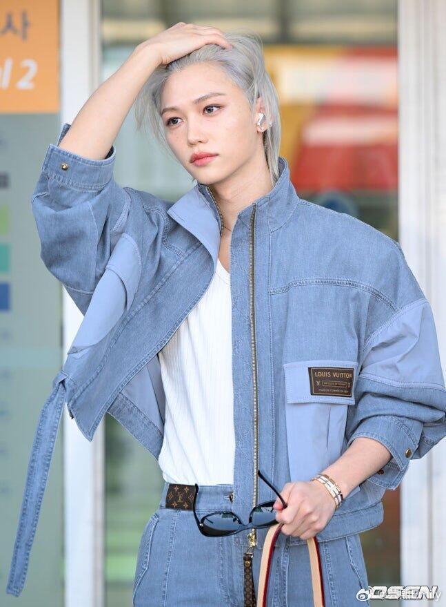 李龙馥韩国出发巴黎时装周，第十次看LV秀!Felix李龙馥仁川前往巴黎看Loui