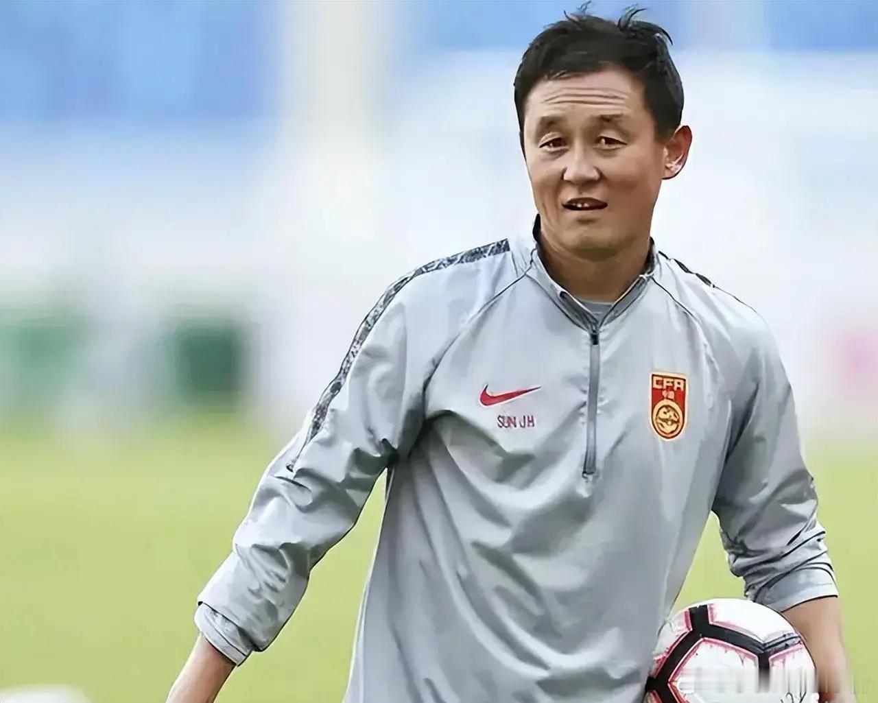 孙继海一败涂地：足协改革青训，12岁球员签1年，张卓毅留不住了12月25日，据媒