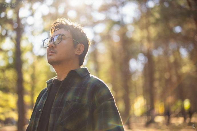 老来闹属性拉满！沈腾干坏事时活力值爆棚，半点不累的架势太戳笑点，这“坏得认真”的