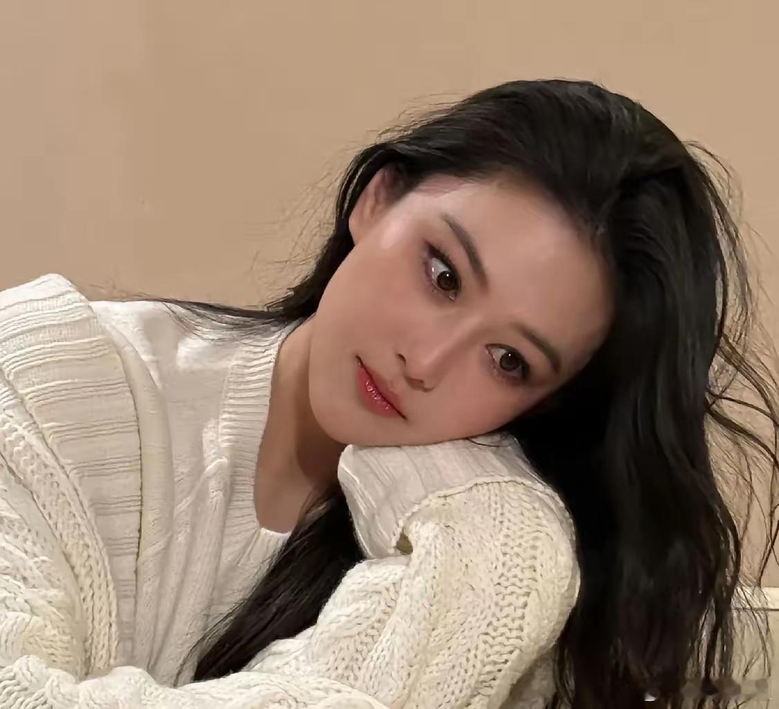 张馨予连公司都要加上老公的名字，她真的超爱！！！这就是小说里的情节照进了现实吧，