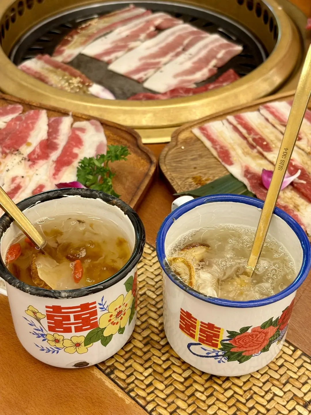 真不愧是杭州！宋韵搬进烤肉店…