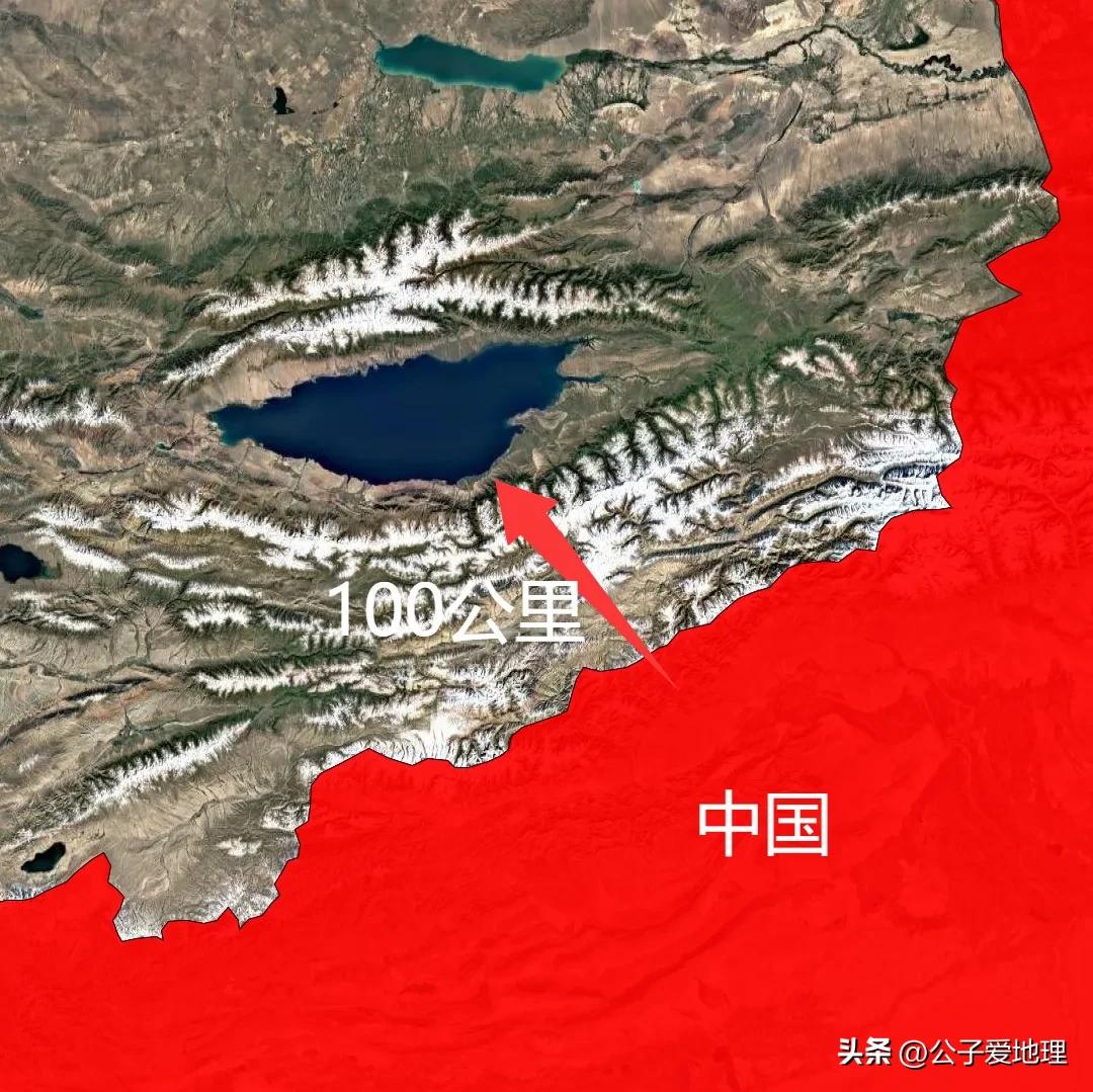 世界级巨湖隐现新疆边界，百公里外震撼等你发现。
你知道吗，就在我国新疆西南边境线