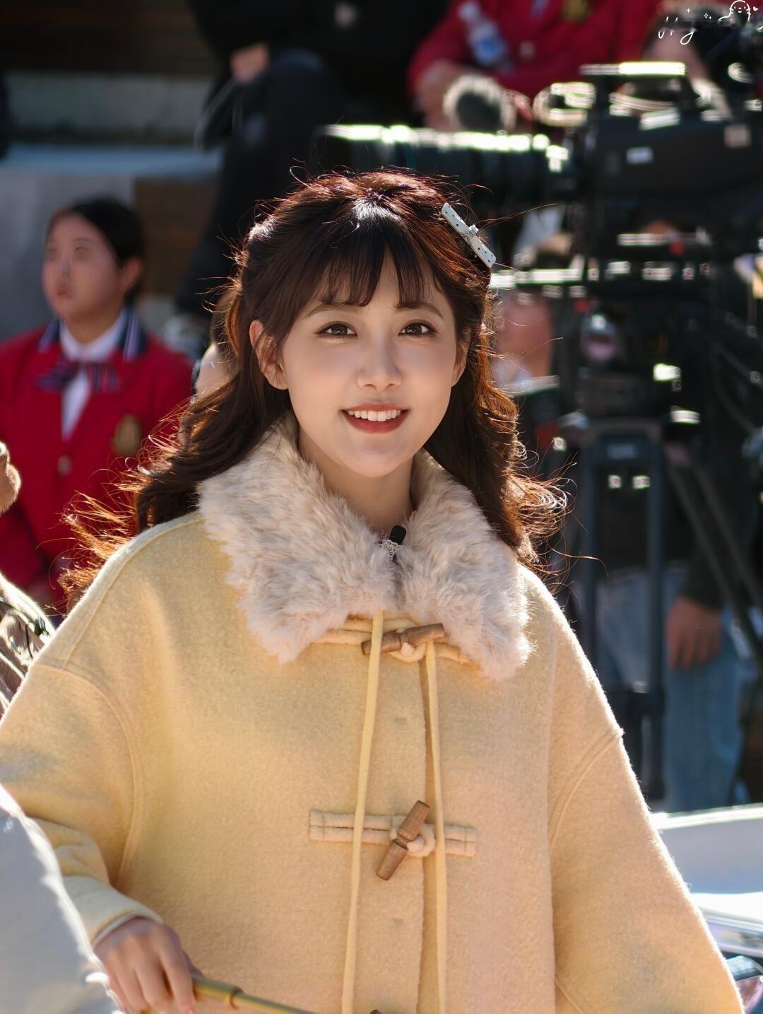 于文文李艺彤两代浪姐同框于文文早期浪姐的实力 浪姐3过去这么久了，看到于文文还是