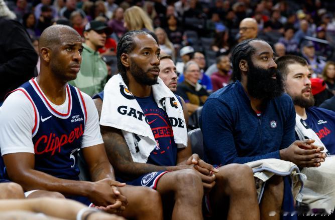 Ary：快船队内矛盾日益激化，多方人士质疑快船会考虑重建12月8日讯 美记Ary