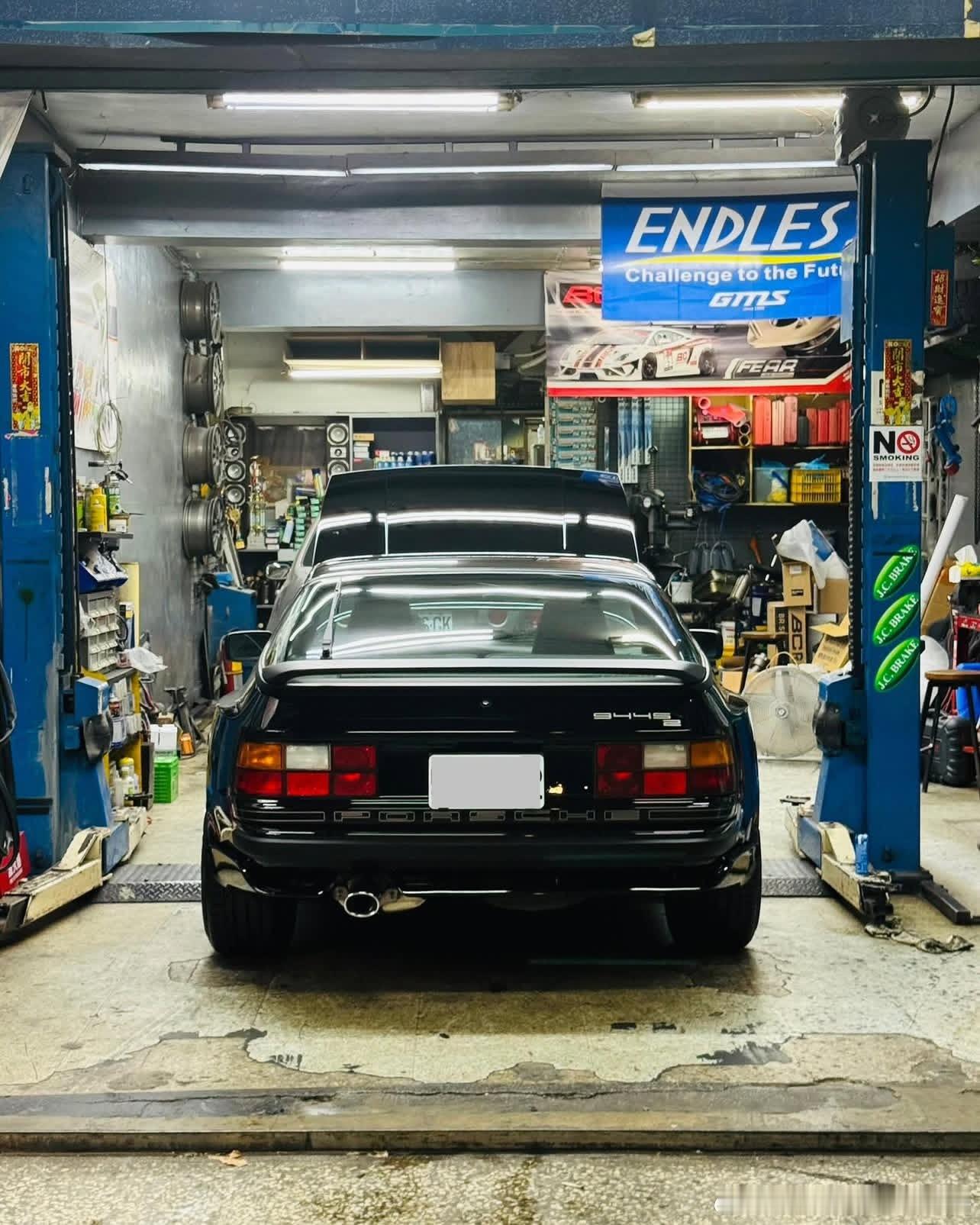 台湾老车🇩🇪Porsche 944 S2有型的背後線條 ​​​