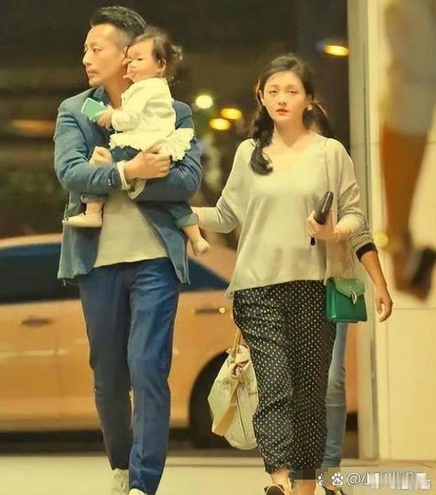 大S结婚十年不炫豪车和奢华衣服，她爱穿宽松的衣服，简单得就像邻家大妈一样 ​​​