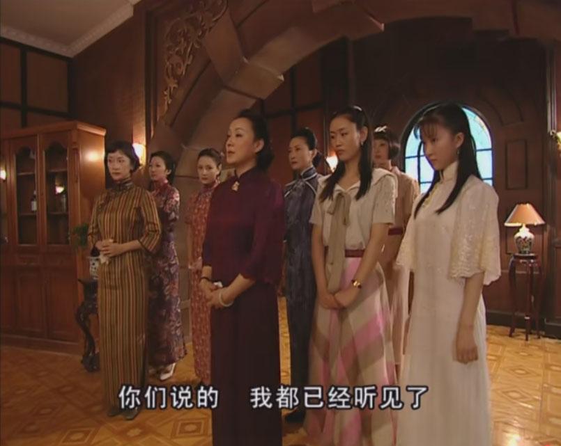 自从到了金家，冷清秋动不动就被一群人围着训斥。
这豪门生活过得可真憋屈。
#金粉