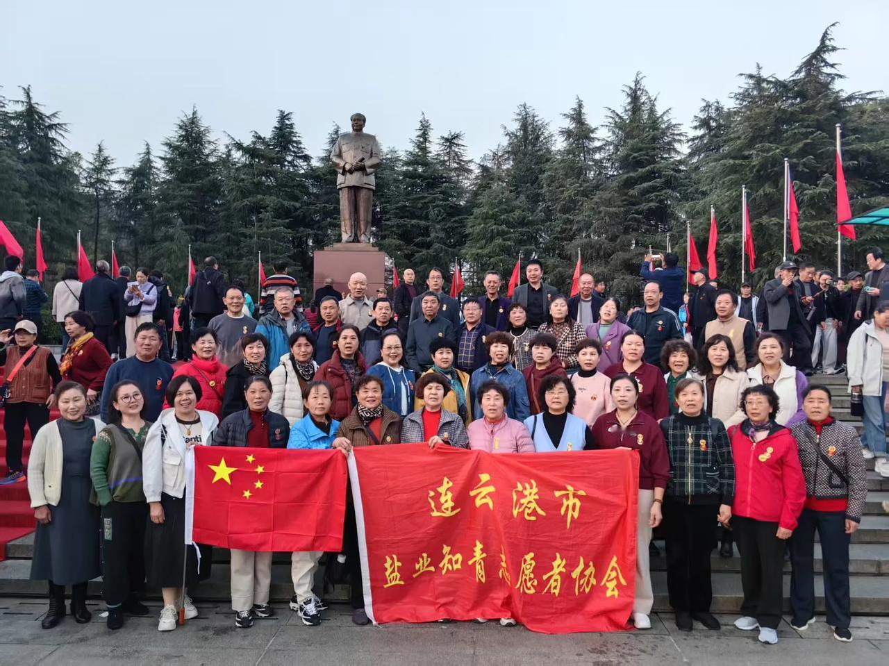 微尘的爱心[心]

微尘的爱，
就是在你孤独的时候把你拥抱。
微尘的爱，
就是在