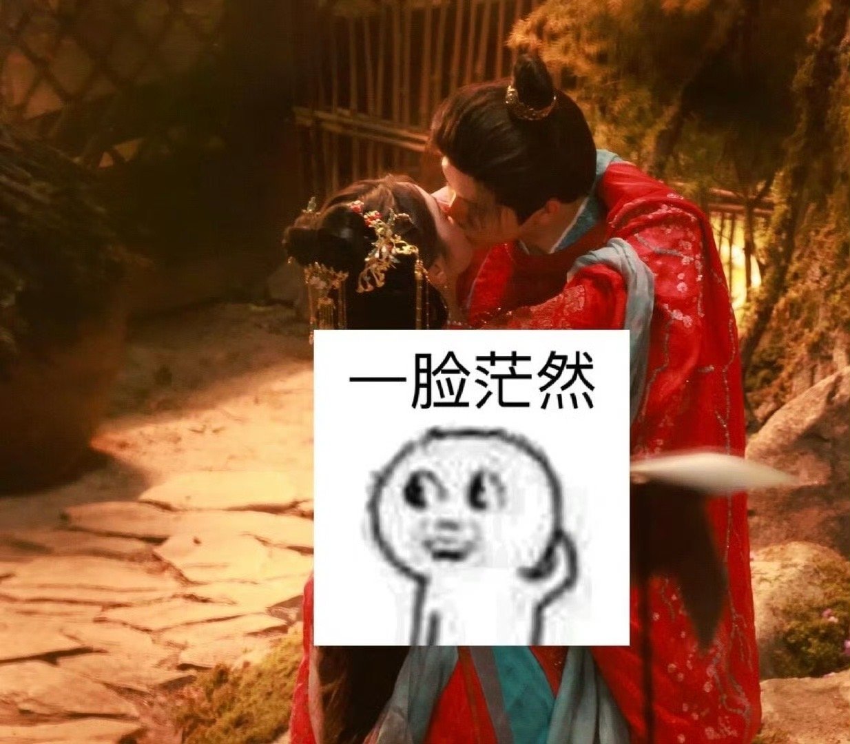 迪丽热巴陈飞宇婚服吻戏路透  迪丽热巴陈飞宇婚服吻戏路透来啦，有点甜吧。 