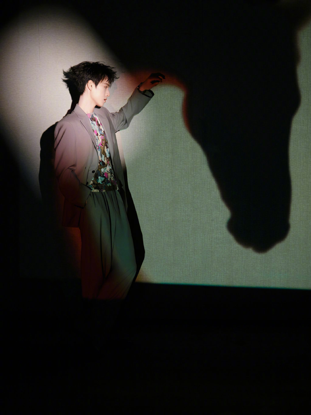 李昀锐✖️浙江卫视跨年 演唱会造型大片 📷 