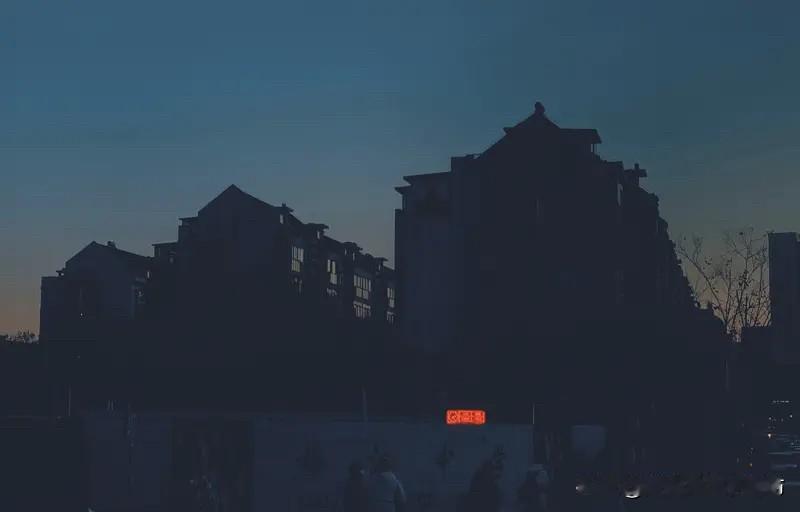今天是农历三月三十，也就是老辈人常说的晦日，不少人觉得这些老讲究是迷信，其实压根