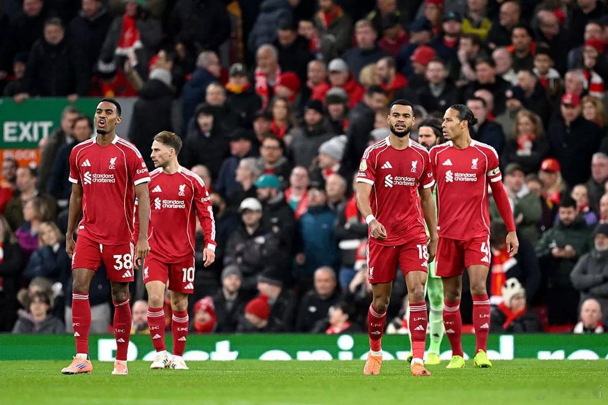 我发现对于一名球员的评价，还真不能用一个较短周期的表现来做判断。比如，上赛季我们