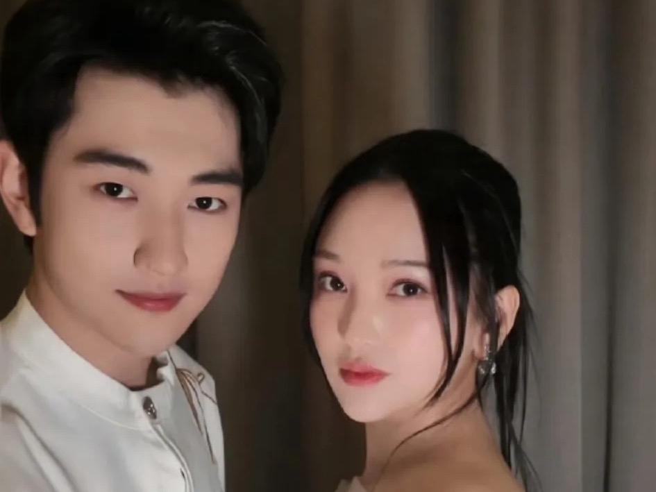 甜蜜情侣照，笑靥如花，幸福满满！💖💕