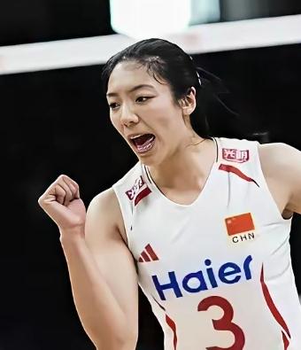 唐欣作为中国女排青春风暴的代表人物，在队伍里可塑性非常强，因为她不仅可以打主攻、