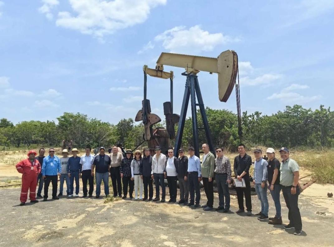 委内瑞拉未来石油开采前景如何？
委内瑞拉未来石油发展前景有点复杂。从市场角度看，