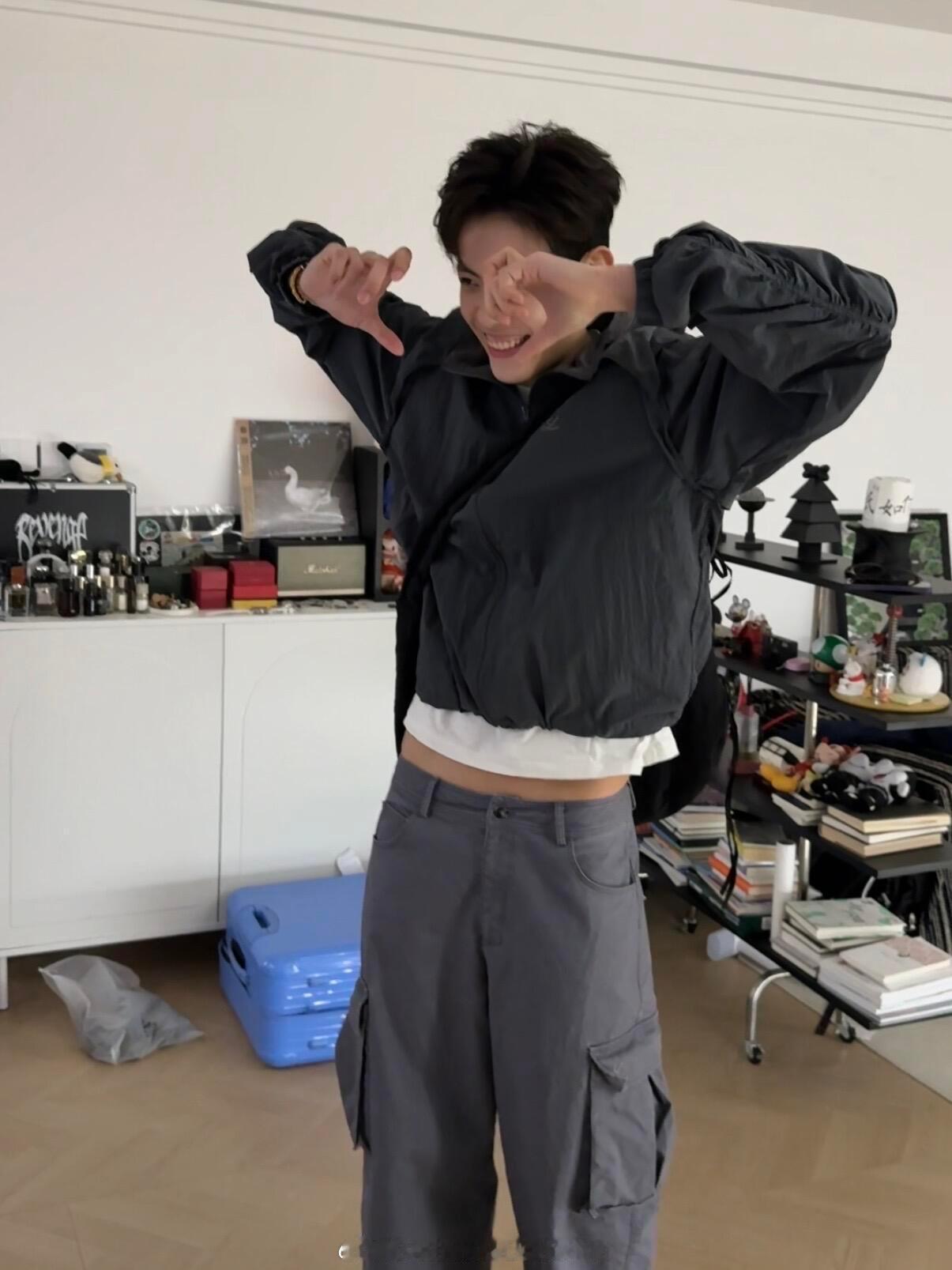 杨力维  想要P4同款手机支架！！！！！！！！！！！！！！！【Y2ng】 