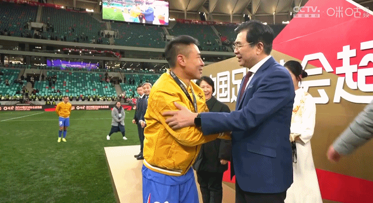 宋凯：这家伙，这老将不一样啊！于汉超：你一来我就进球了！[哈哈][哈哈][哈哈]