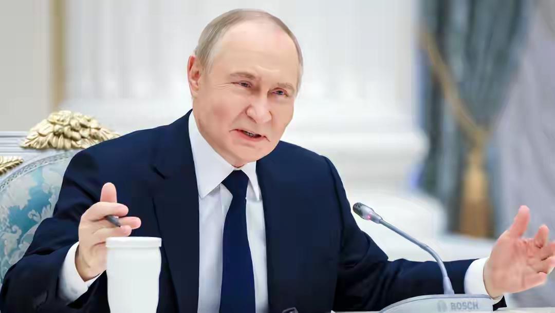 中俄黑瞎子岛大动作！俄方立3年军令状，背后不只是油价
 
中方刚定调，俄方秒跟上