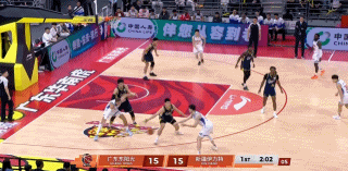 焦伯乔大帽抢断门内加，不要嫌弃杜锋苛刻，萨林杰安慰毫无必要


崔永熙轻轻松松就