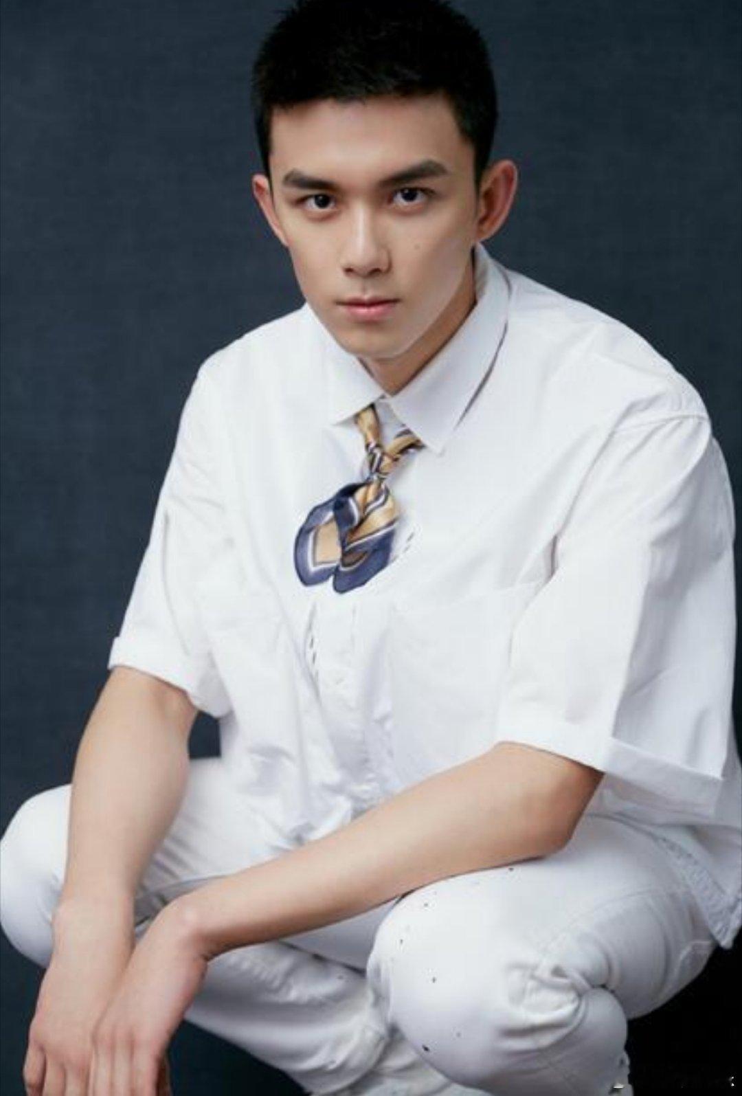 吴磊起诉白珊珊诽谤侵权白珊珊复刻碰瓷套路抹黑艺人，吴磊工作室闪电发声+刑事自诉，