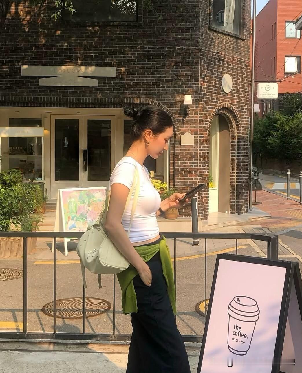 去喝喝咖啡，聊聊天