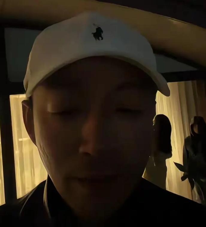 汪小菲真是个有情义的男人，怀念去世的爱妻是真有良心，毕竟共同生养了一双儿女，共渡