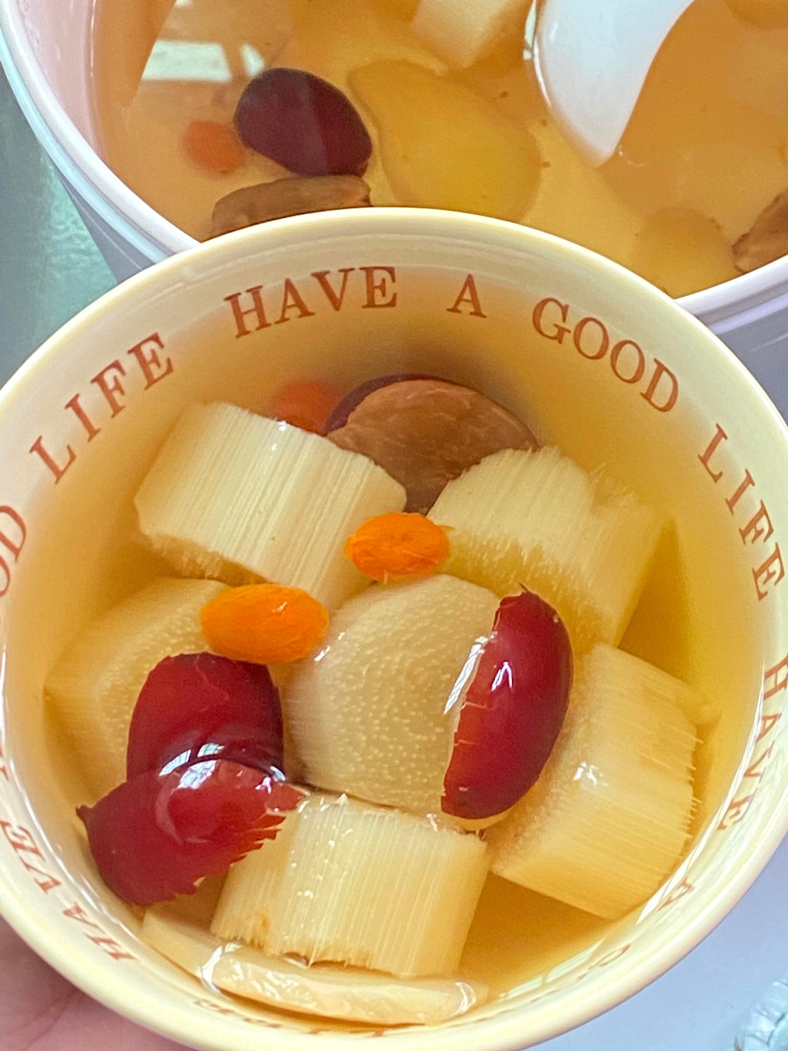 建议女孩子多喝这个！润爆了！！一到秋冬就咳咳咳不停，嗓子又干又痒的😣一定要试试